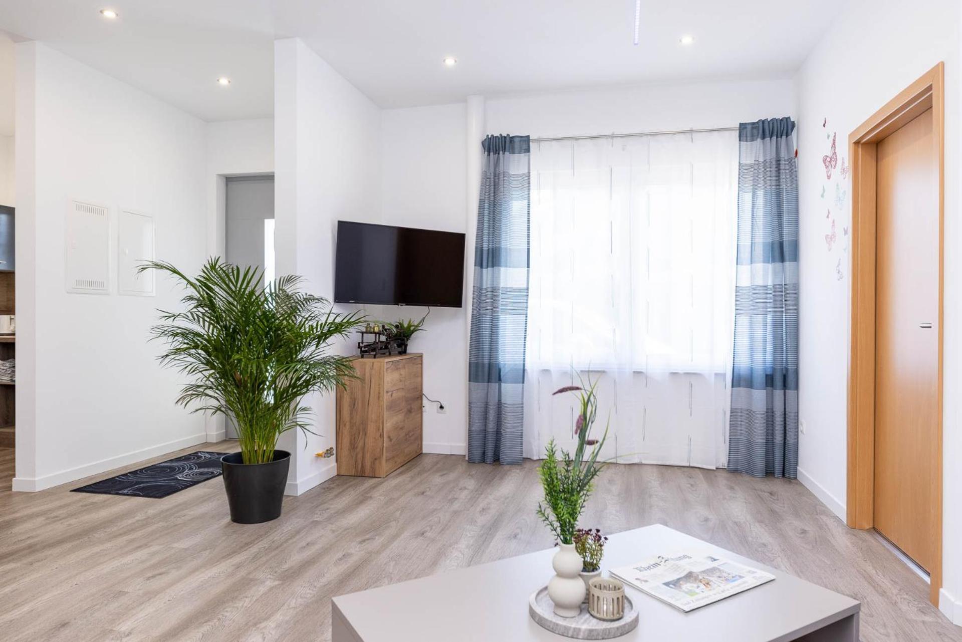 Neu I Ferienwohnung Jasmin Andernach Exteriör bild